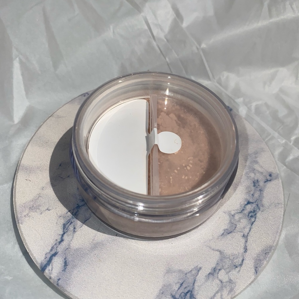 Natural Face Setting and Foundation Powder - Picture 3 of 7